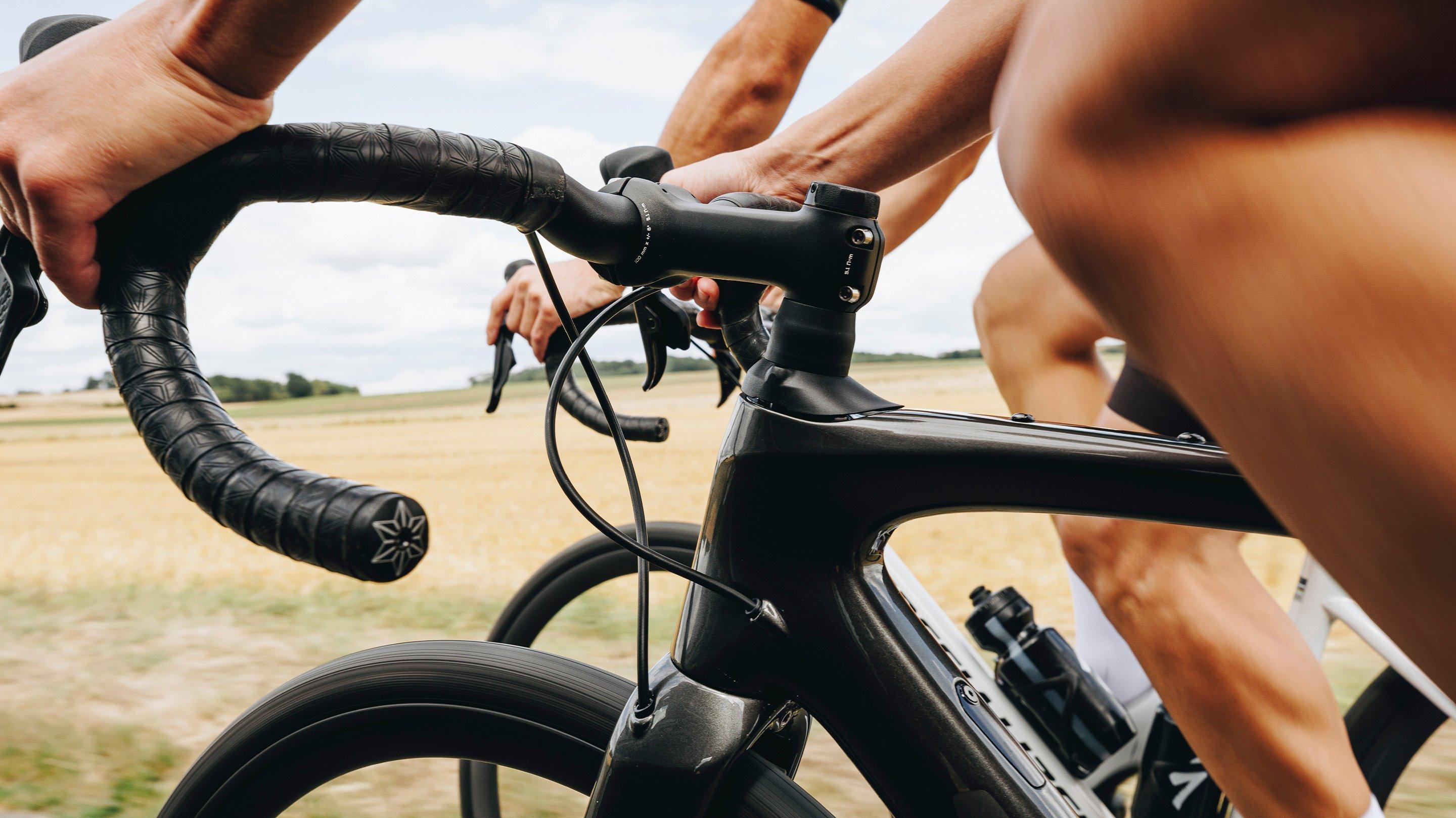 Roubaix SL8 Sport 105 | Specialized.com