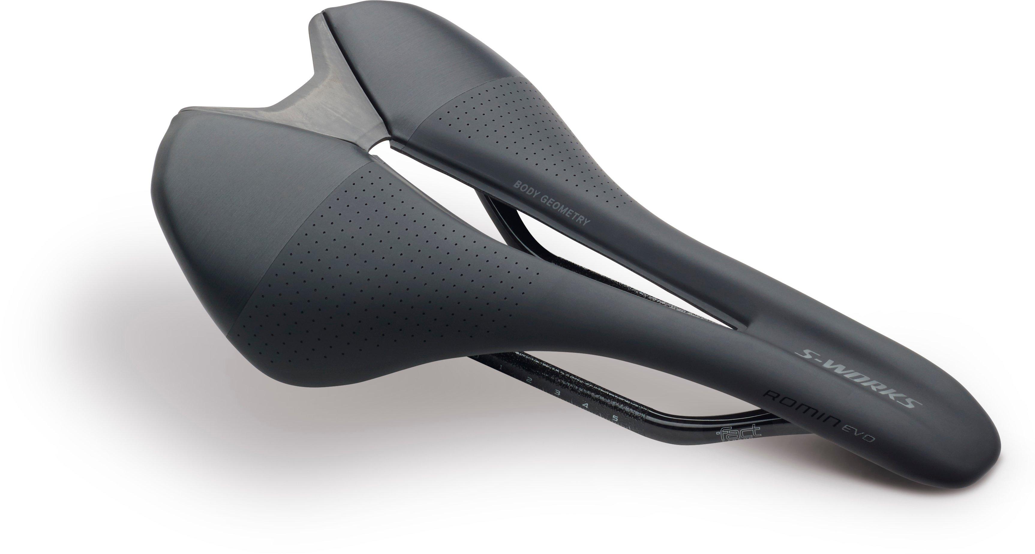 クリアランスセール対象】S-WORKS ROMIN EVO CARBON SADDLE BLK 143