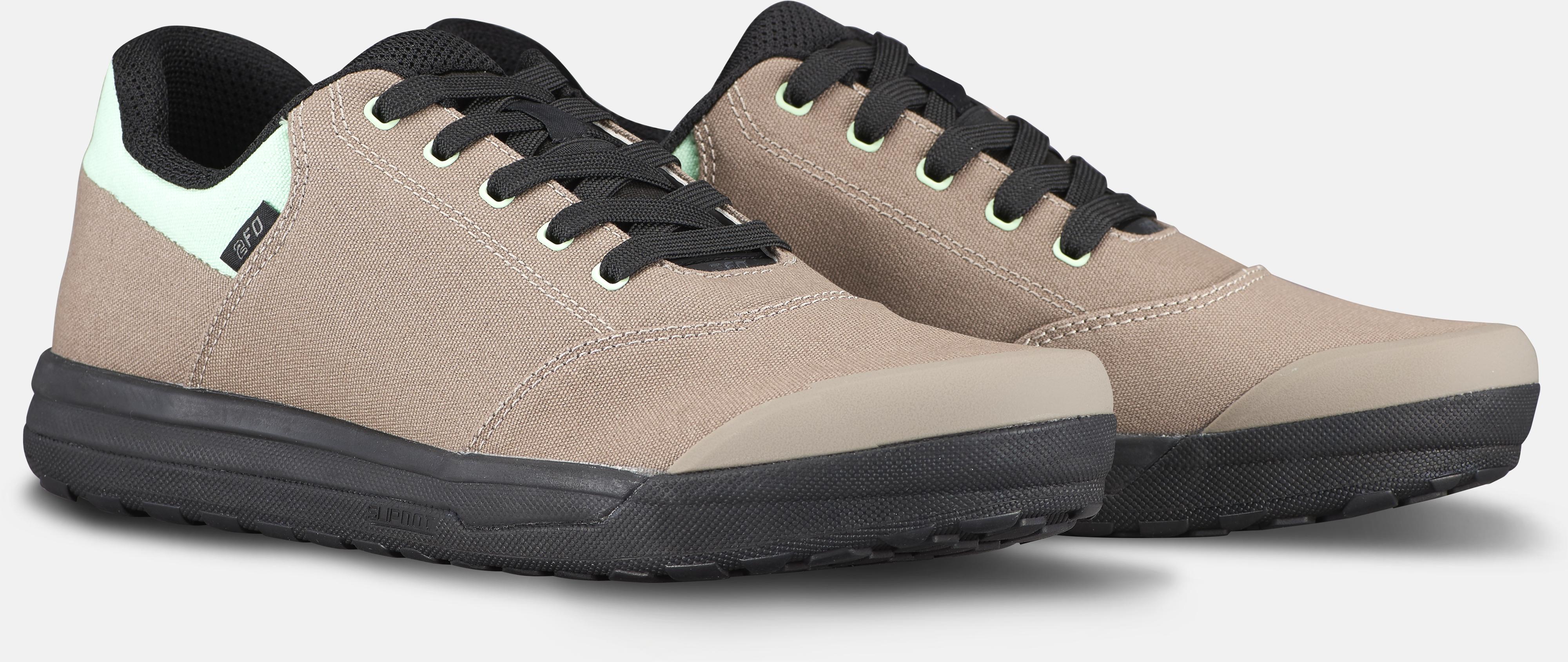 2FO Roost Canvas Mountain Bike Shoes | Specialized.com
