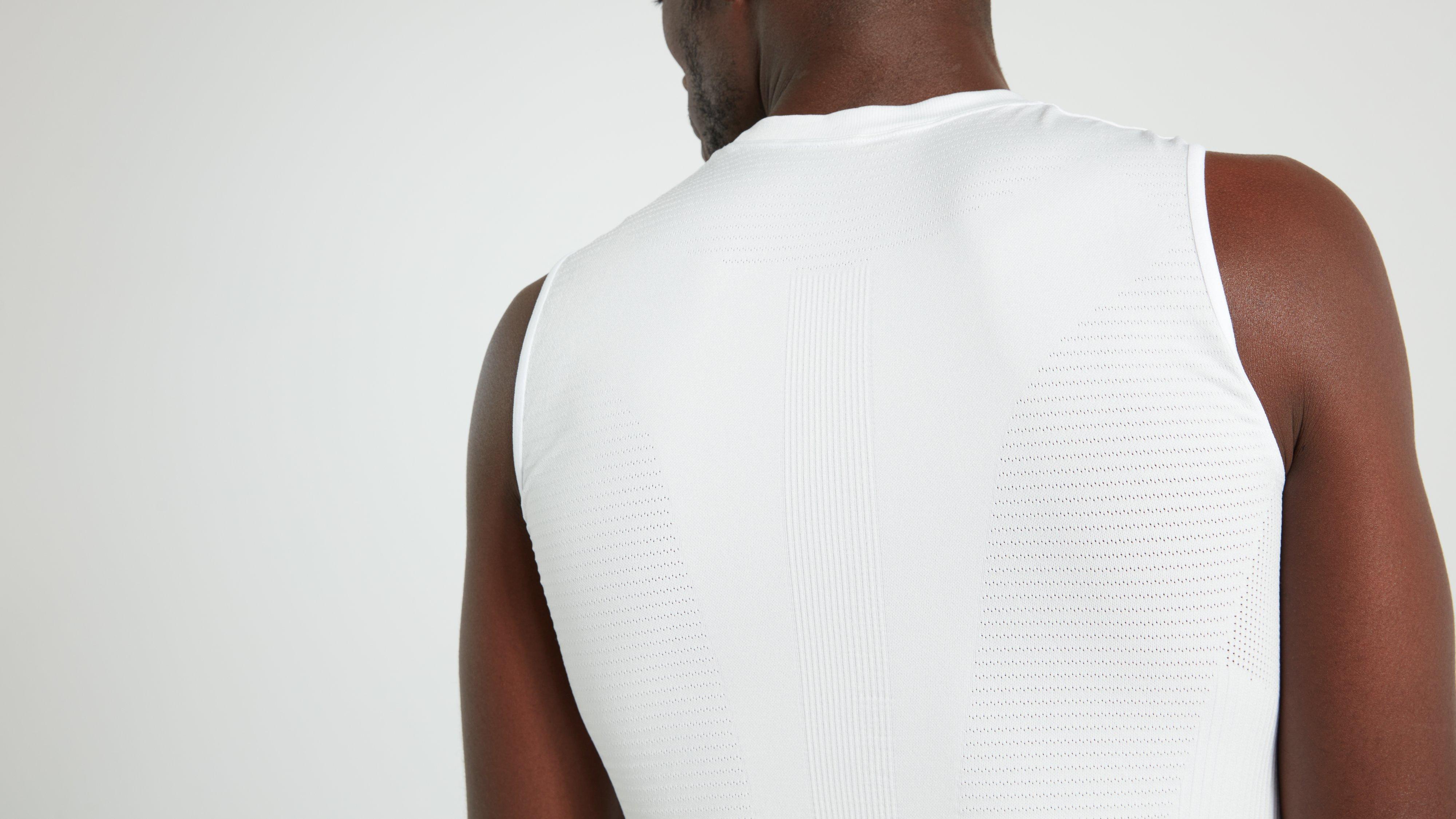 30日間満足保証対象】MEN'S SEAMLESS LIGHT SLEEVELESS BASE LAYER WHT 