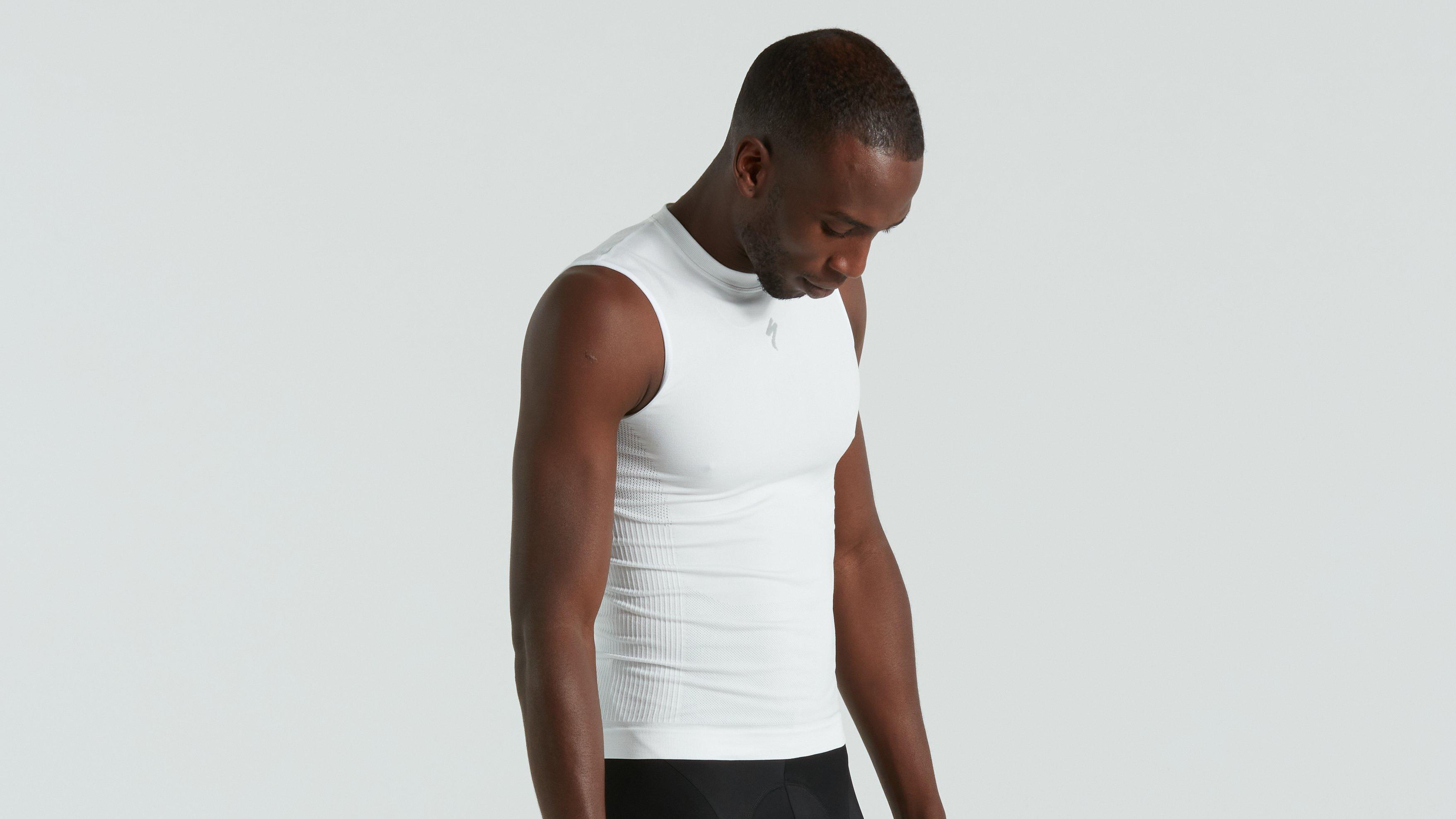 30日間満足保証対象】MEN'S SEAMLESS LIGHT SLEEVELESS BASE LAYER WHT 