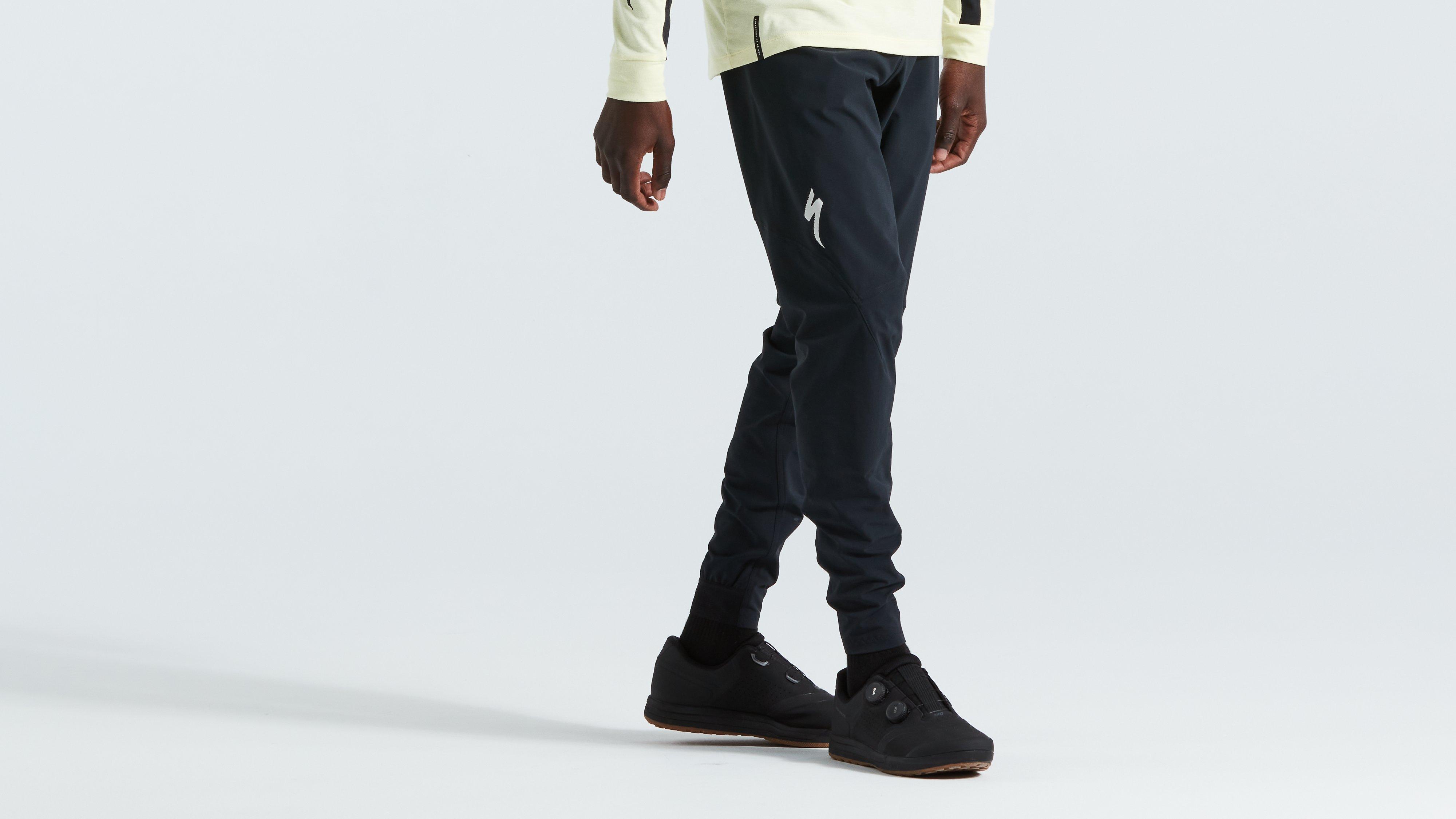 64221-0603_APP_TRAIL-PANT-BLK-32_FRONT-3