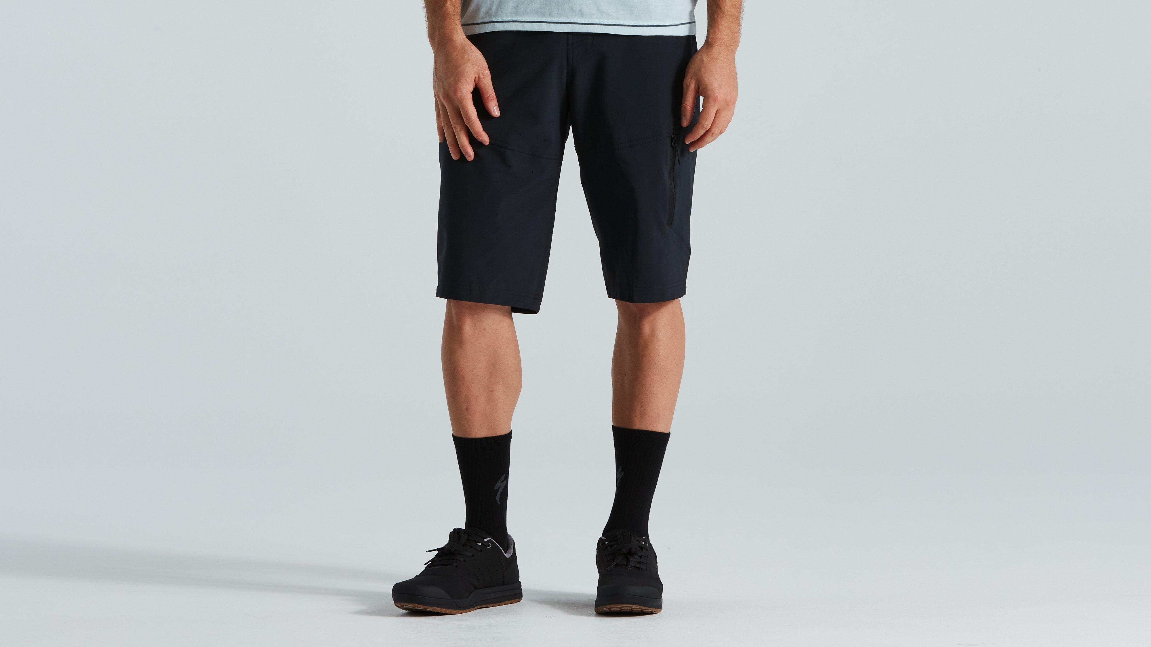 TRAIL CARGO SHORT MEN (Black) PANTS TheFlow.bike