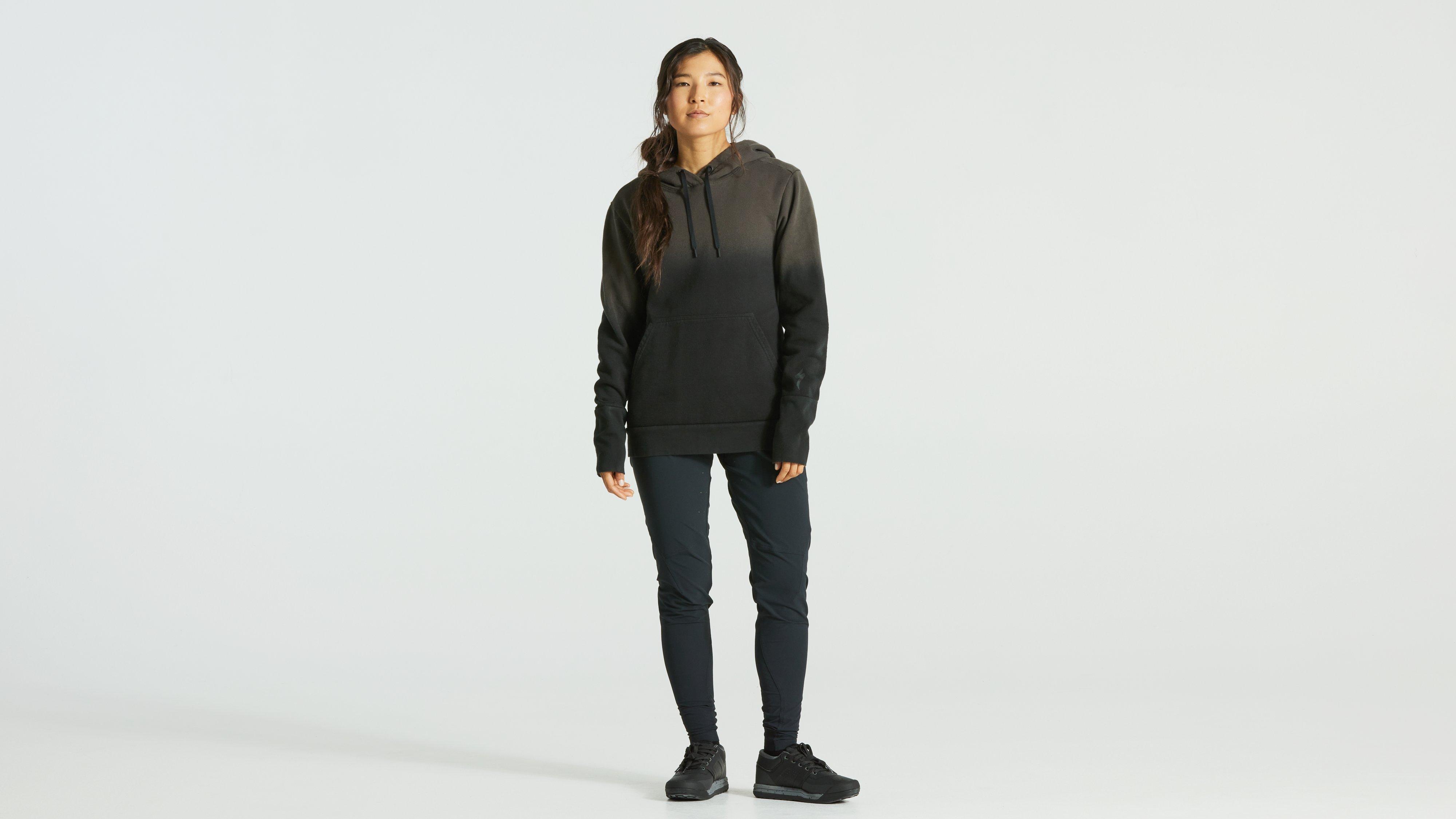 22 LEGACY SPRAY PULL-OVER HOODIE WMN