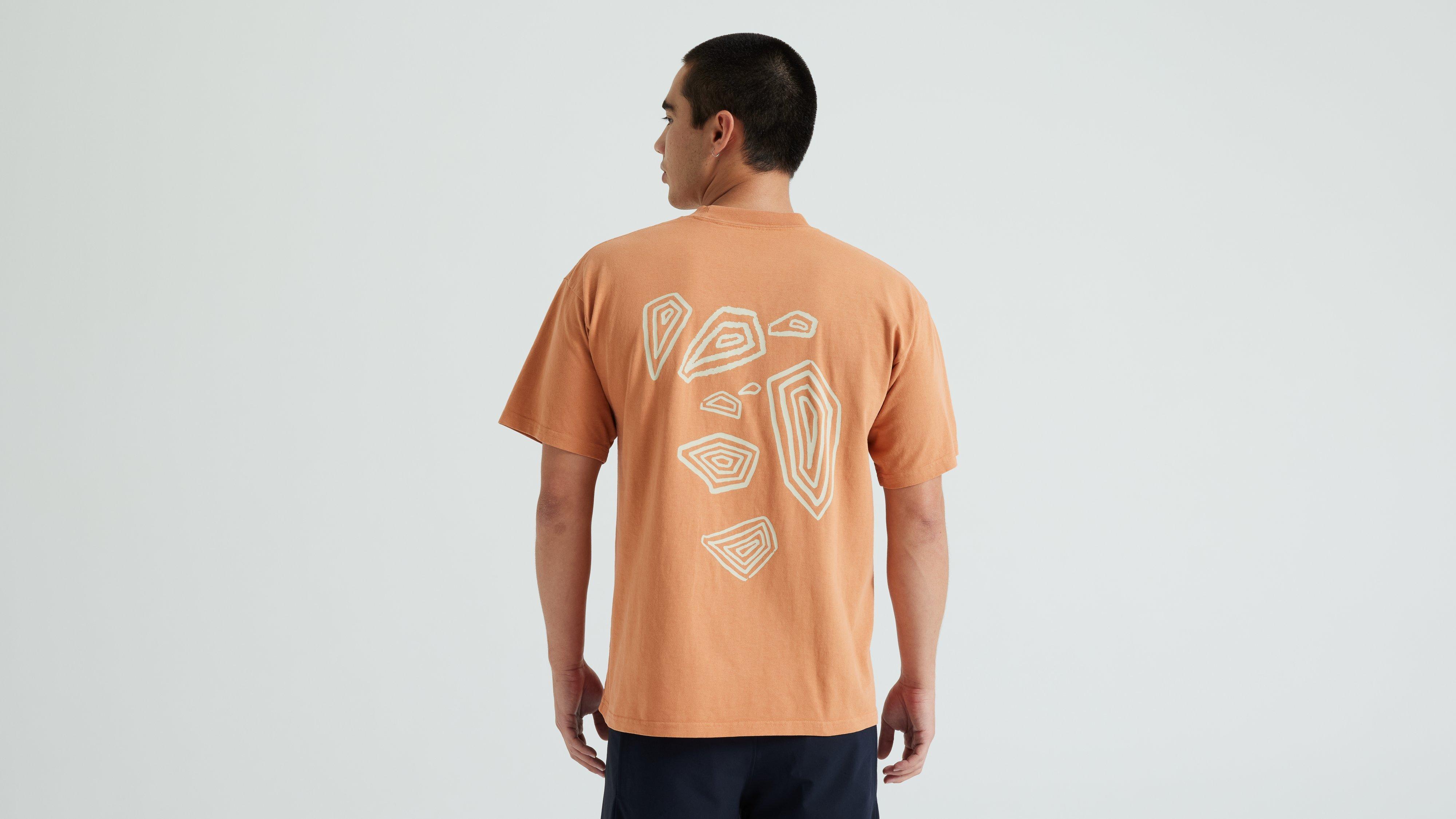 GRAPHIC SHORT SLEEVE RELAXED T-SHIRT PCN CARVE M(M ピーカン