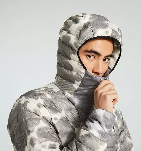 Packable jacket with hood hotsell