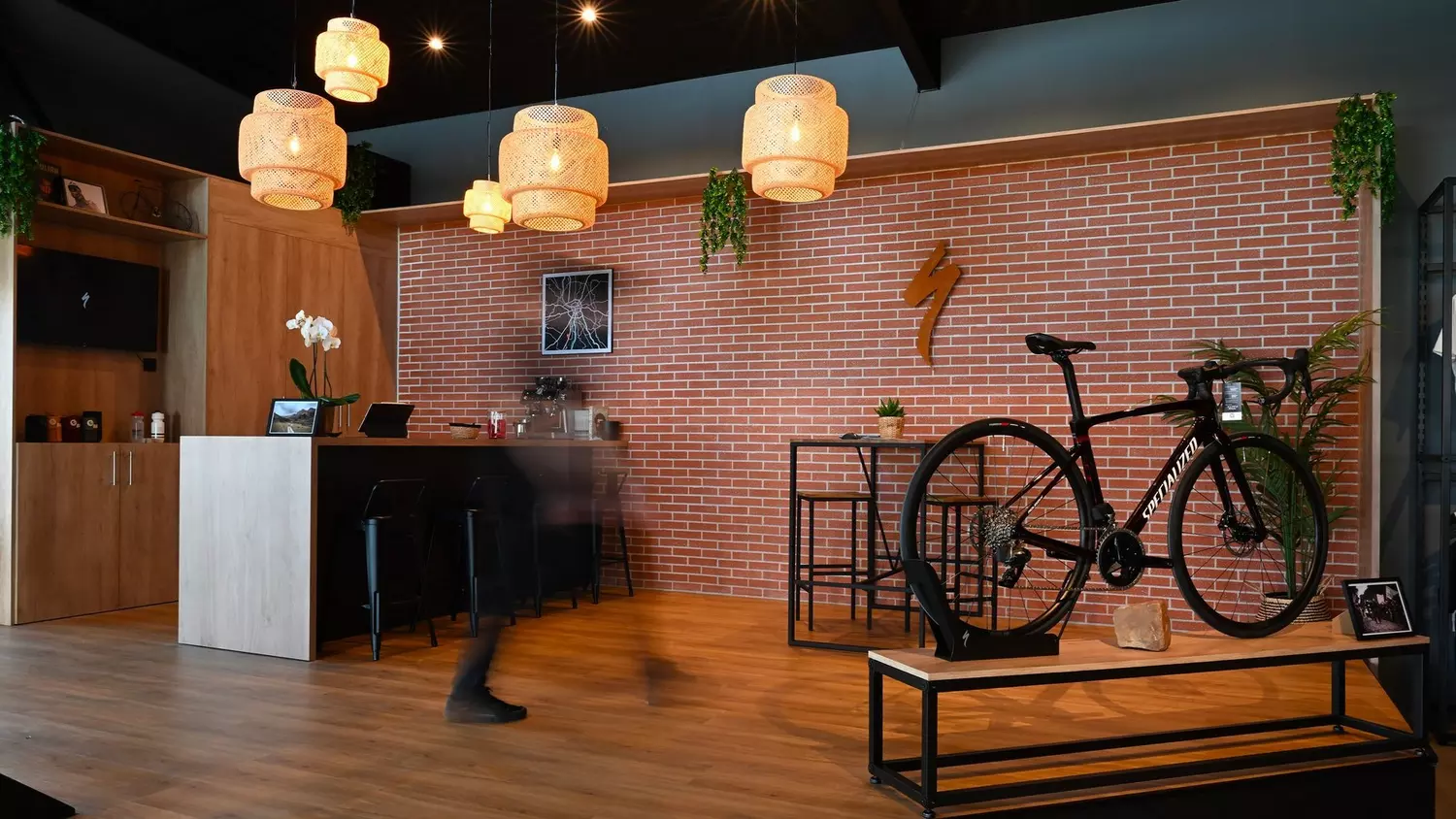 Store Image