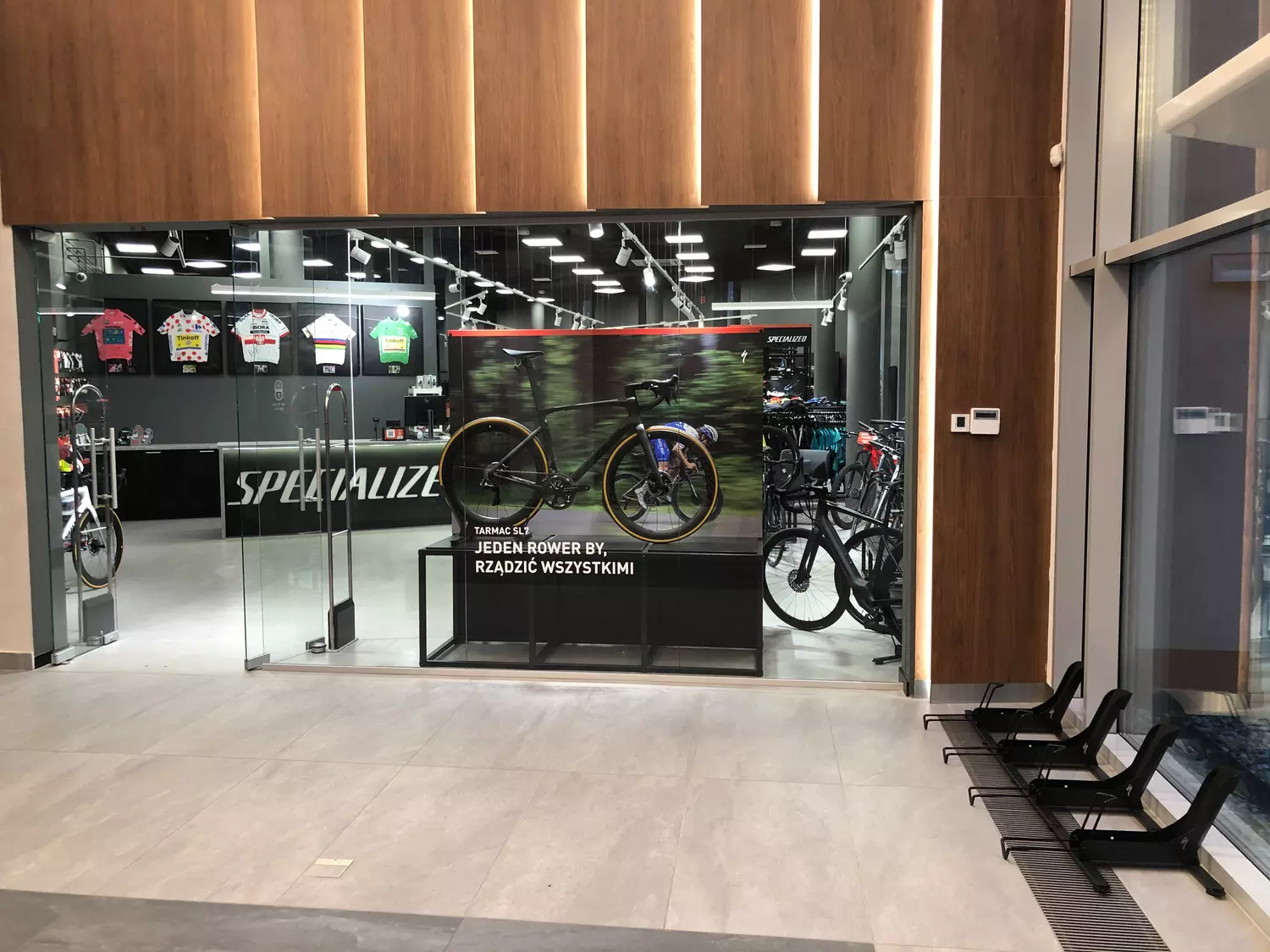 Store Image
