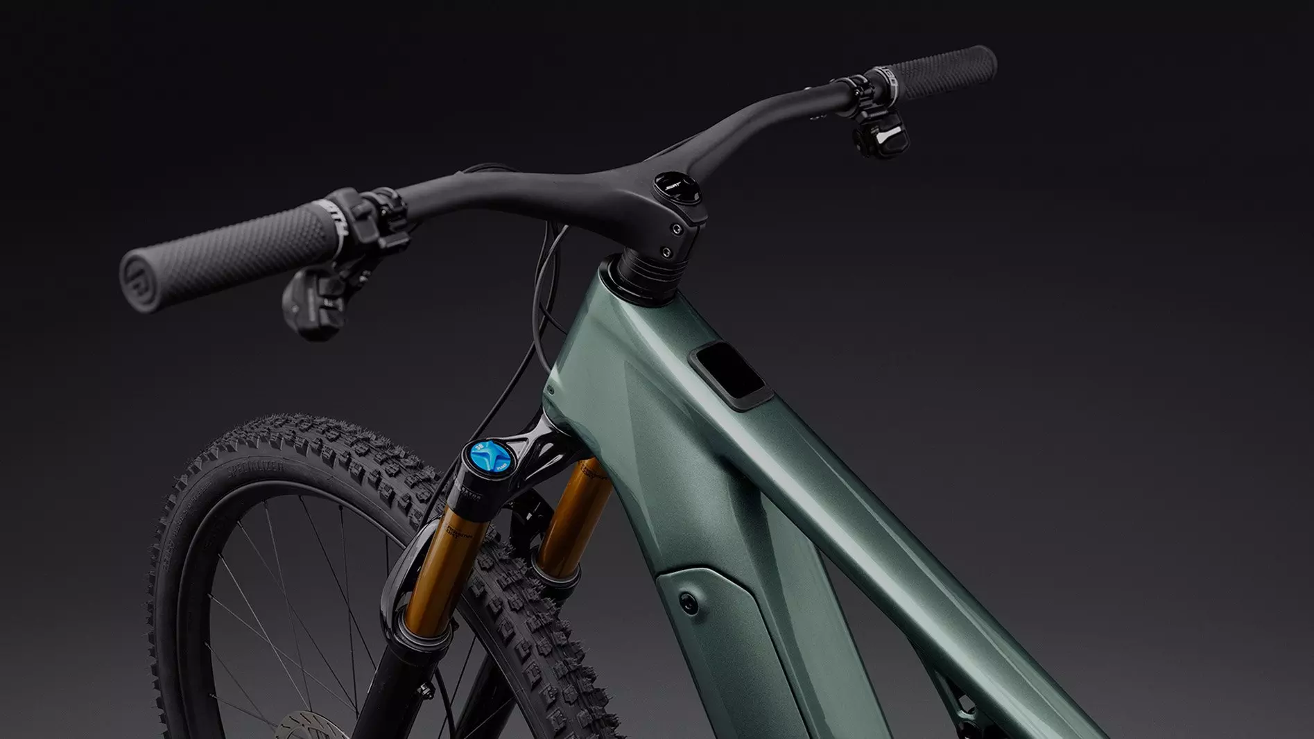 LEVO-R_SW_COCKPIT_DETAIL_LC5