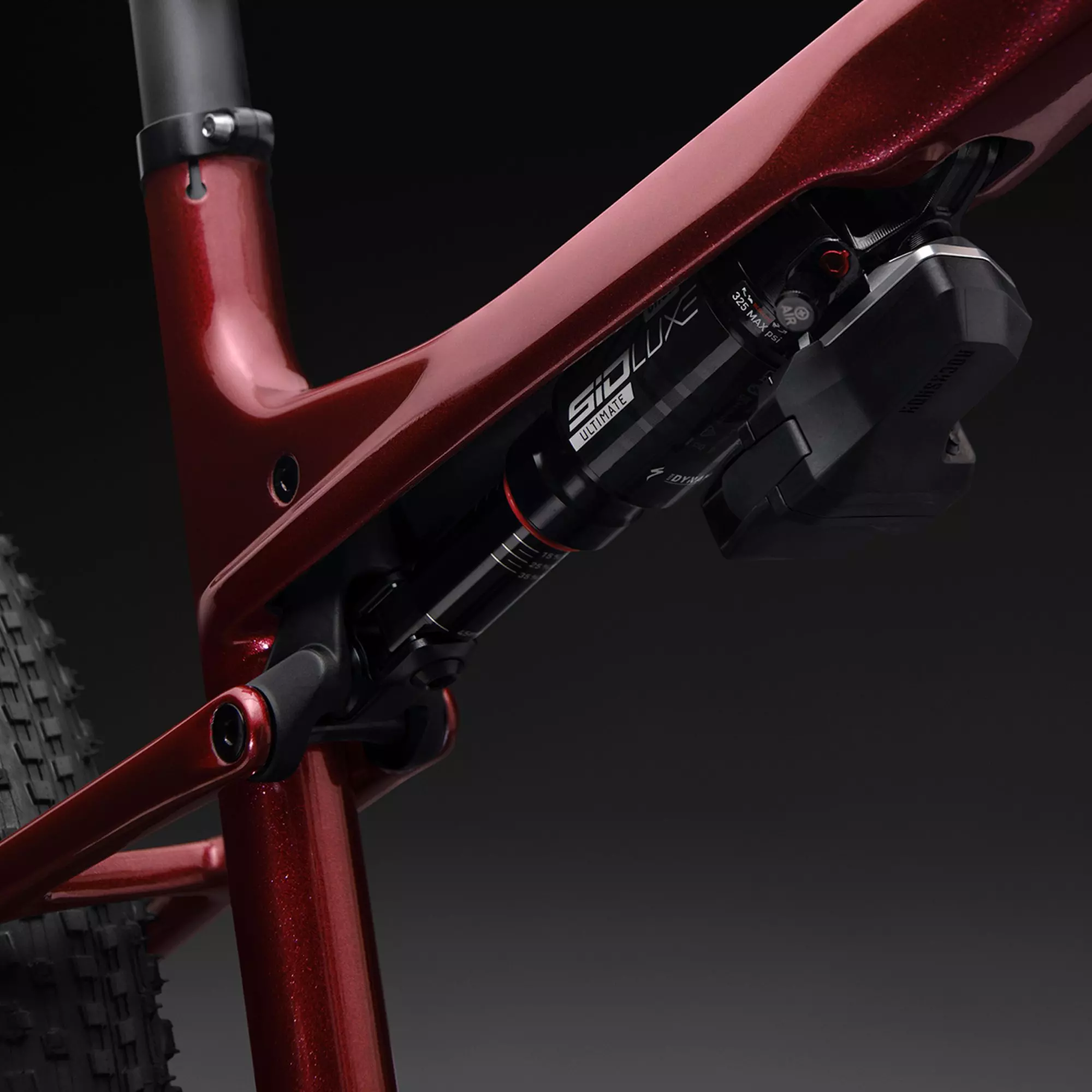 Specialized Epic 9 - Integrovaný úchyt tlmiča na hornej rámovej trubke