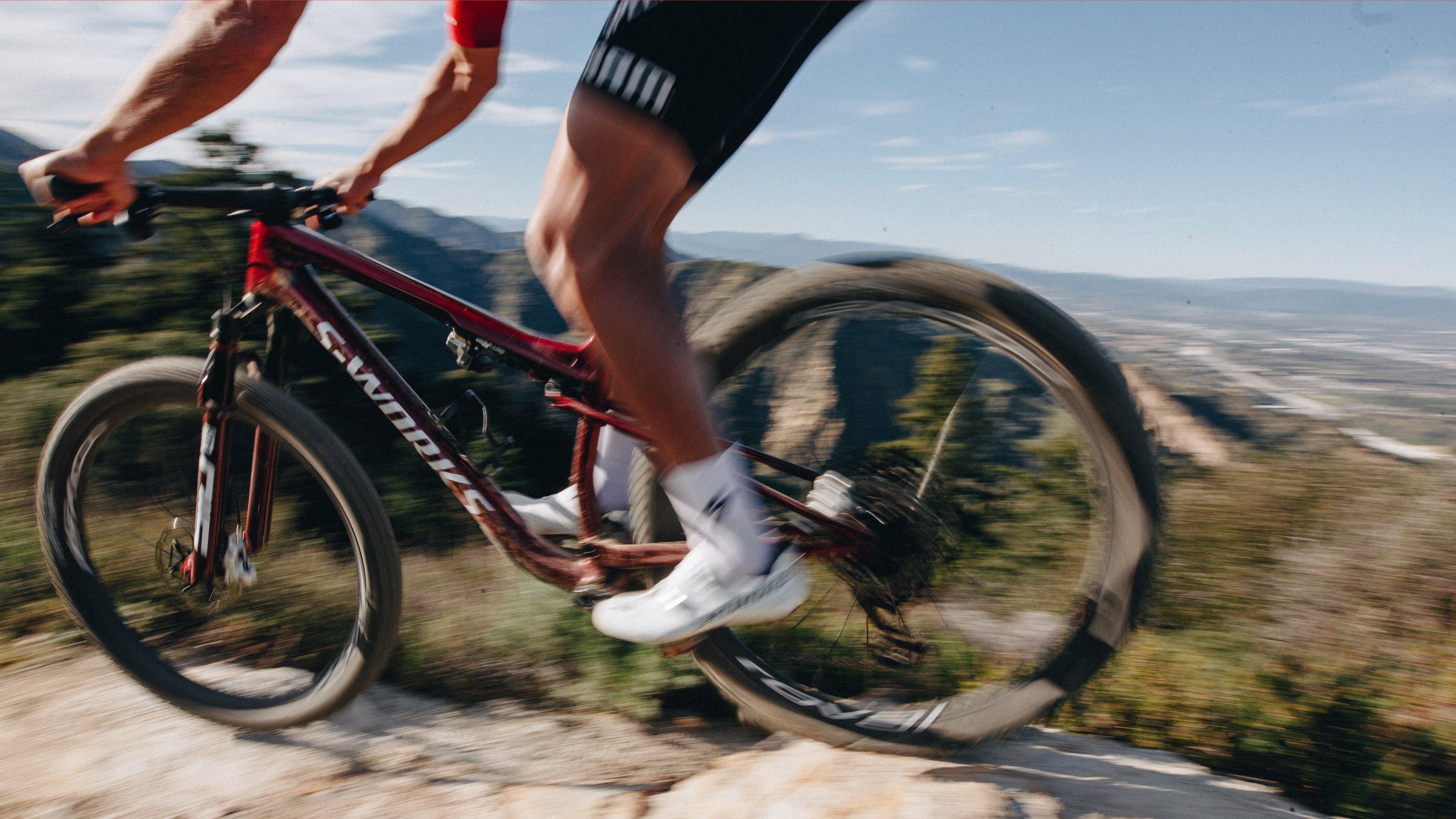 Epic 9 Expert Full Suspension Mountain Bike banner 1