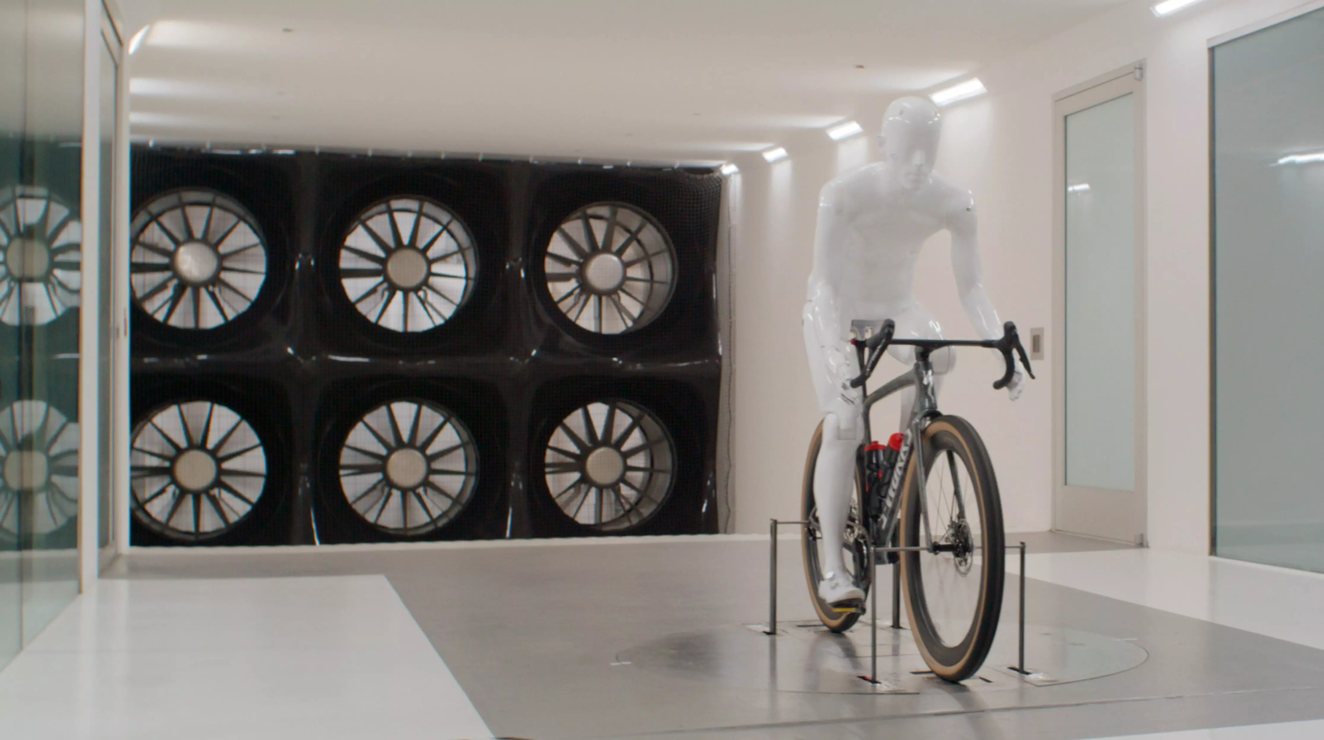 Specialized Crux 5  - Aerodynamika Zahŕňajúca Jazdca