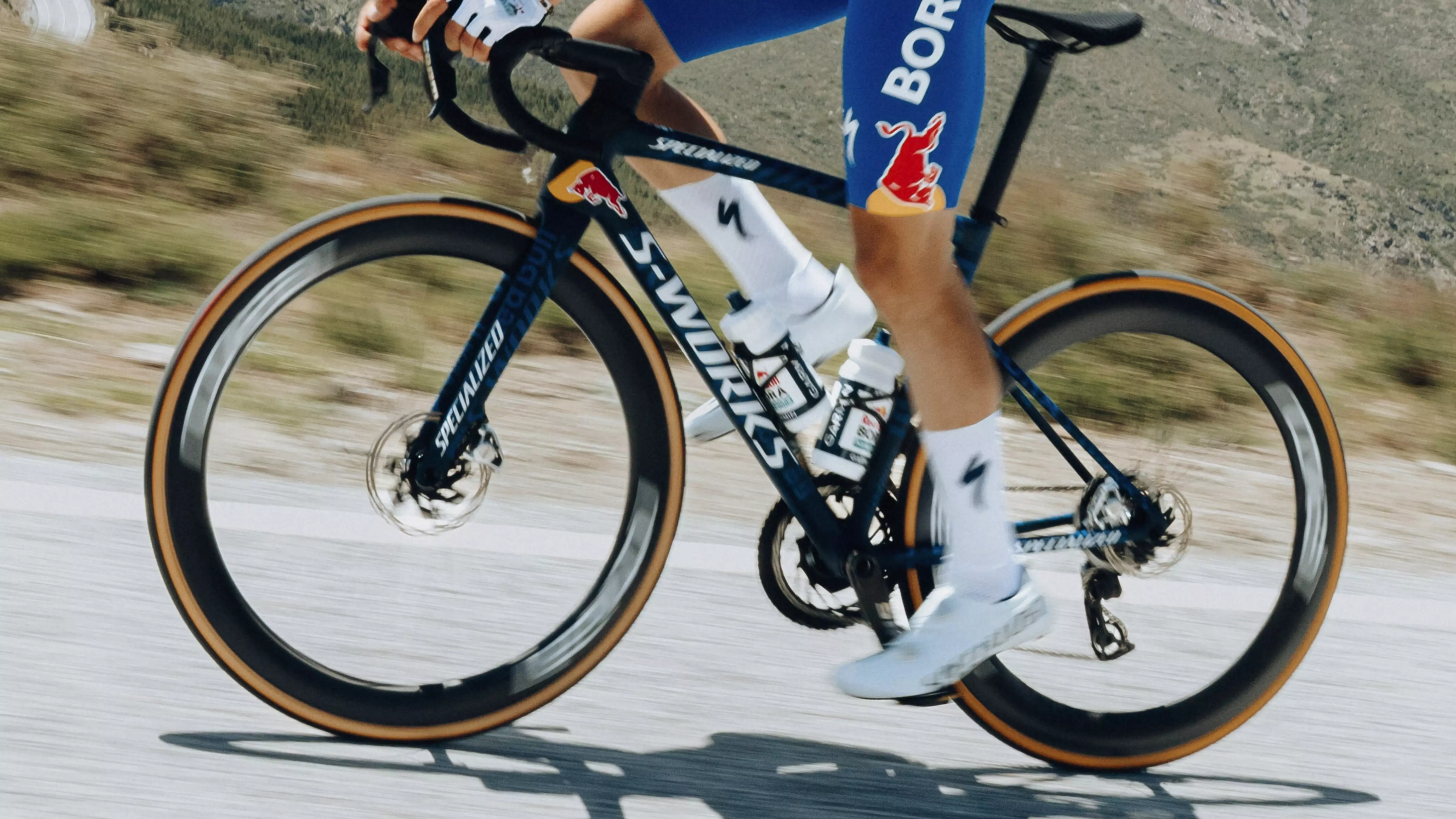 ROAD-9090_RBH-TdF-Collct_PDP_Tarmac_LC-03