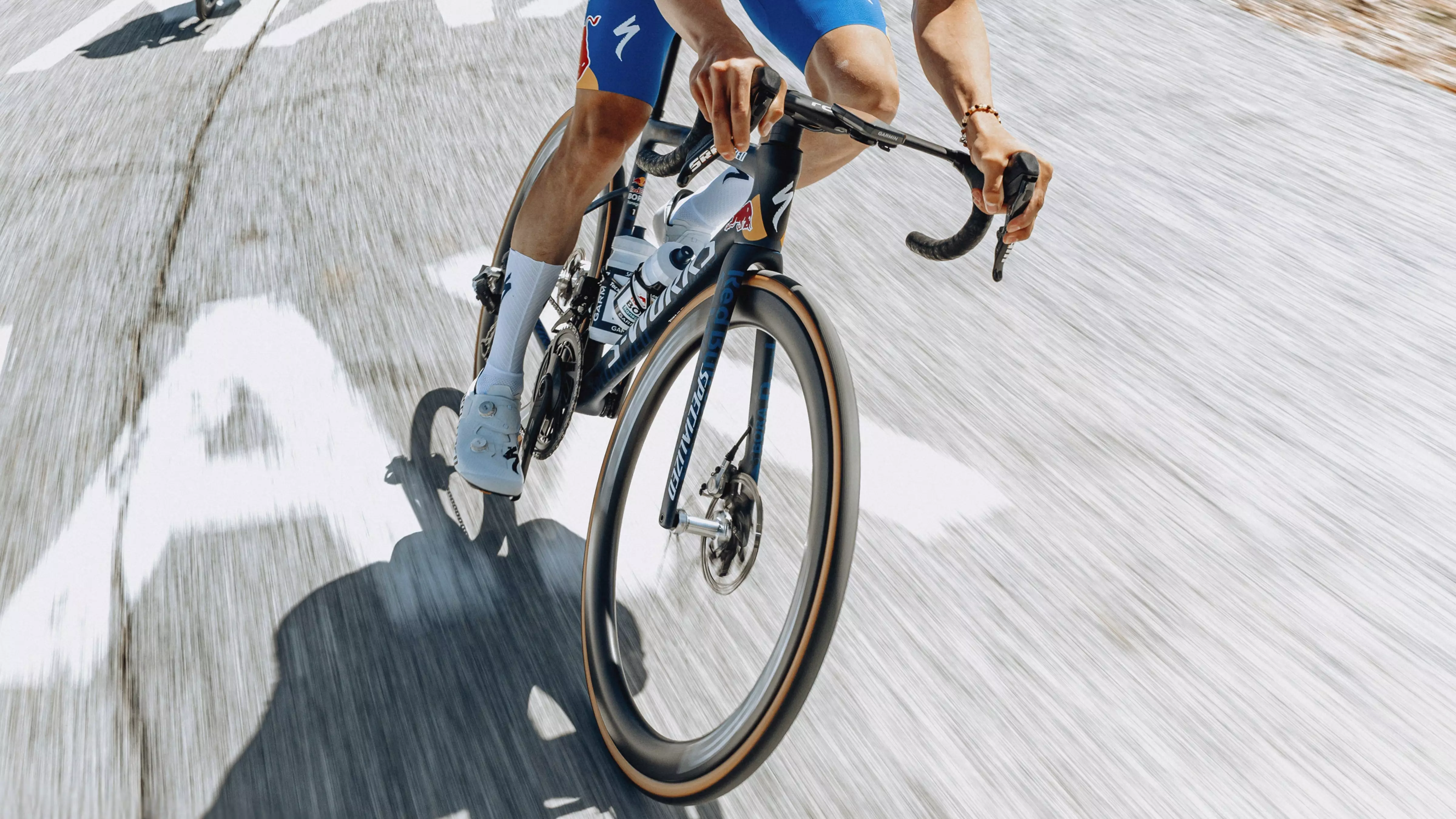 ROAD-9090_RBH-TdF-Collct_PDP_Tarmac_LC-05