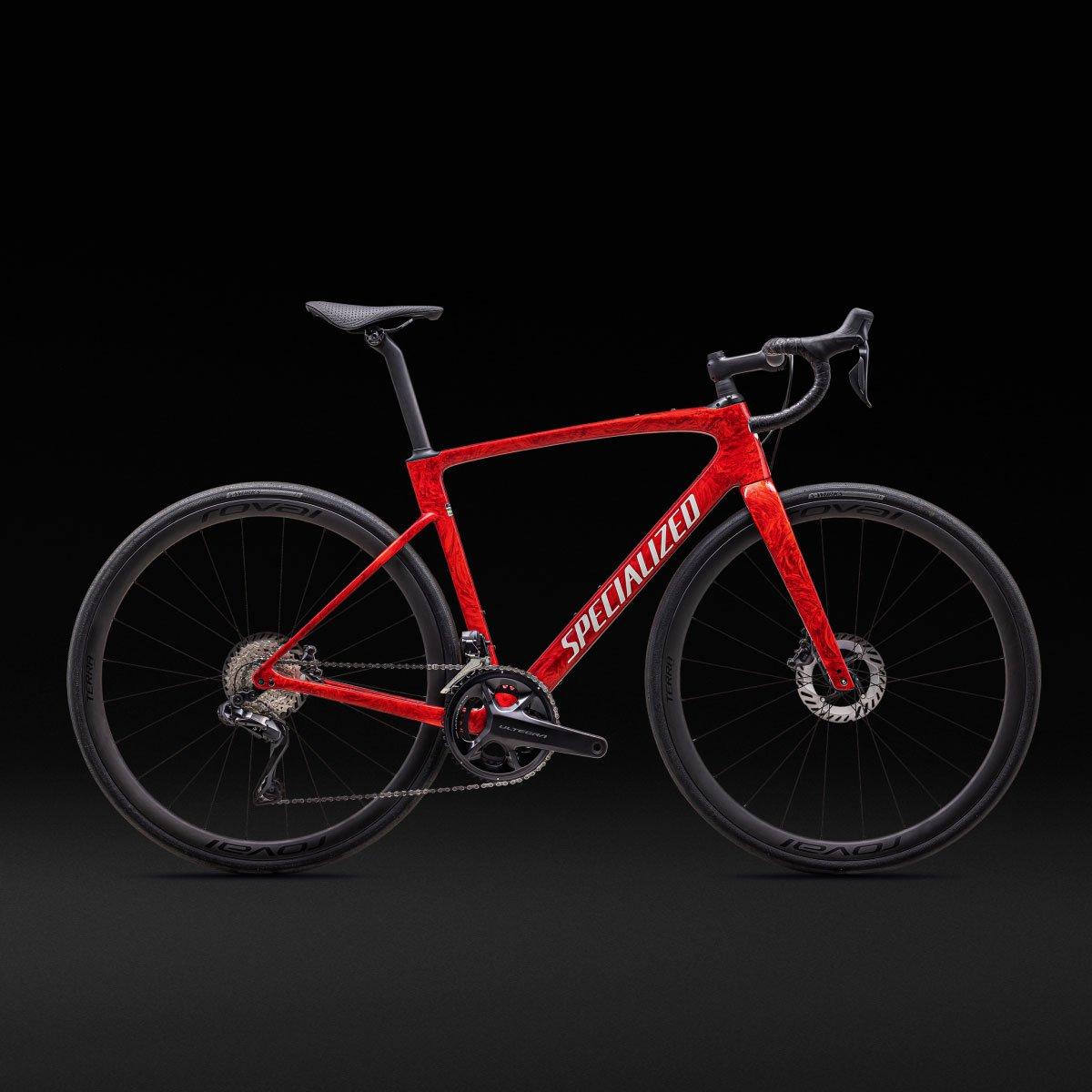 ROUBAIX SL8 PRO UDI2 ￥880,000(税込)  カラー： グロスレッドパール+ファイアリーレッドストラータ/デューンホワイト