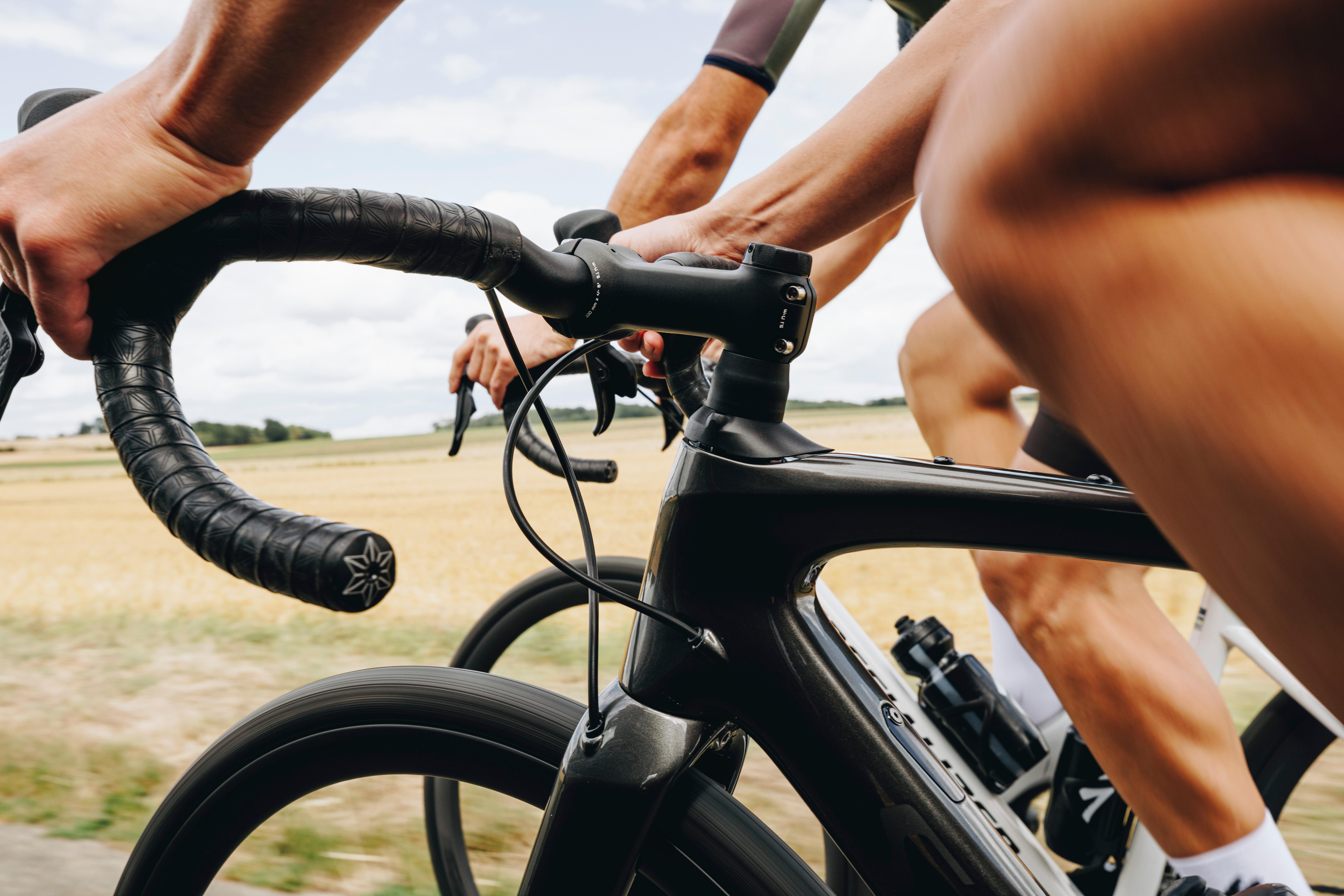 Roubaix SL8 Sport Gravel Road Bike banner 2