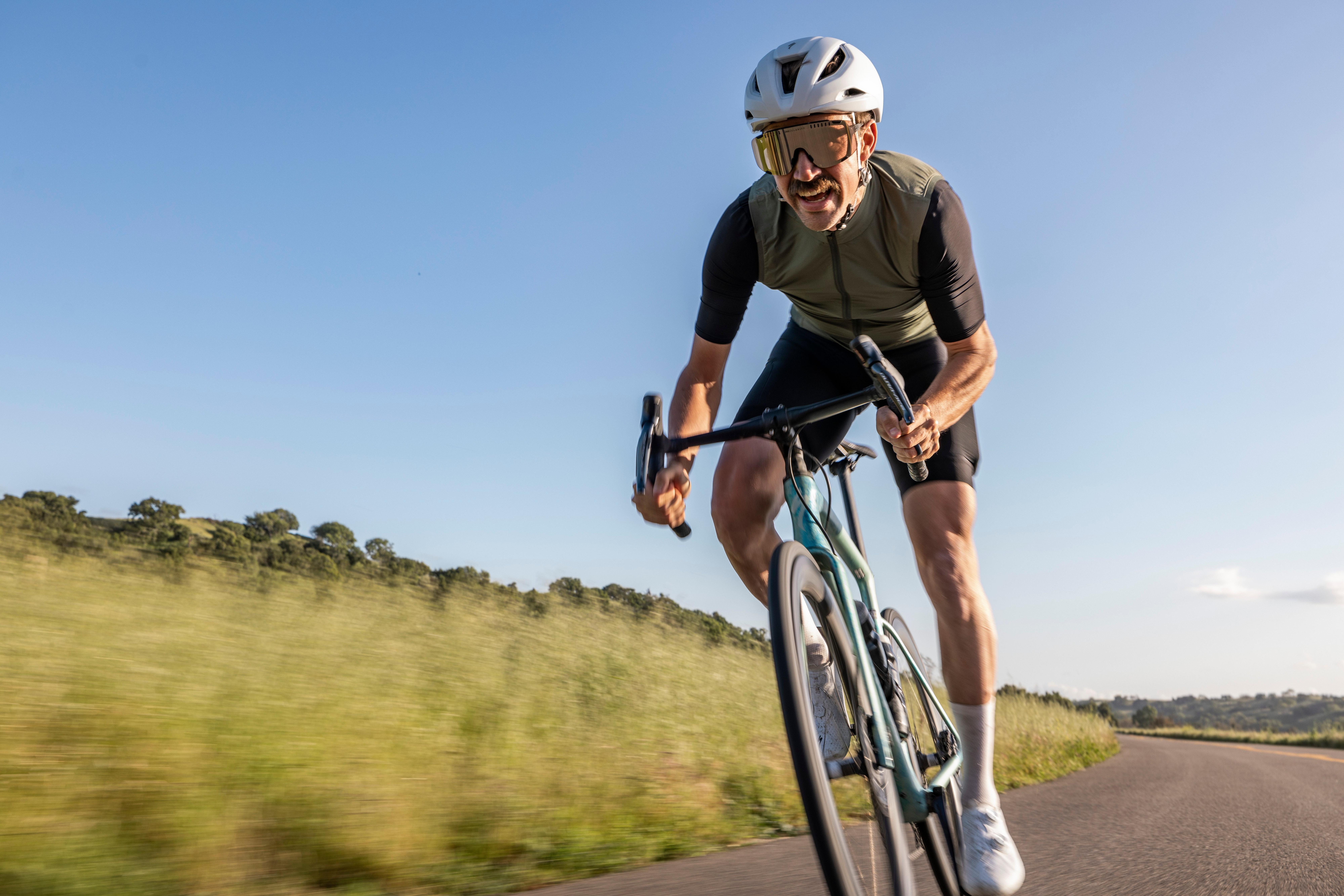 Roubaix SL8 Sport Gravel Road Bike banner 4